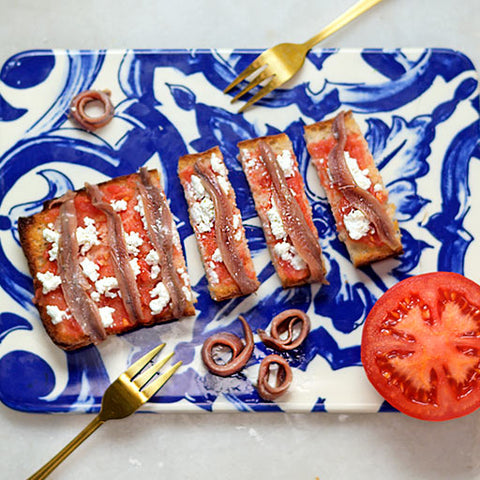 Tosta de tomate y anchoas